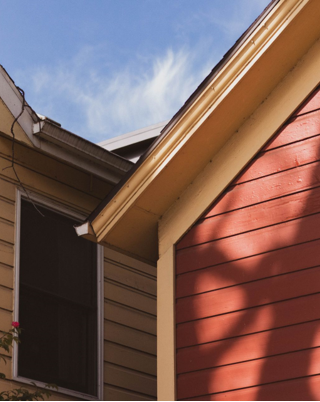 featured image - 6 Things to Know Before Using Vinyl Siding for Your House