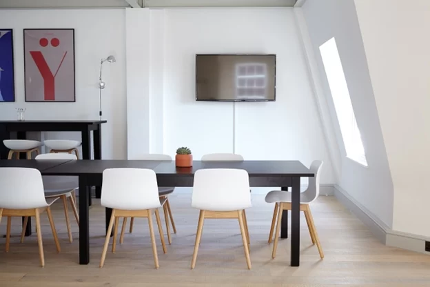 Engineered Hardwood Vs Laminate Floors for Your Home - What to Choose? Image - Engineered Hardwood Vs Laminate Floors for Your Home - What to Choose?