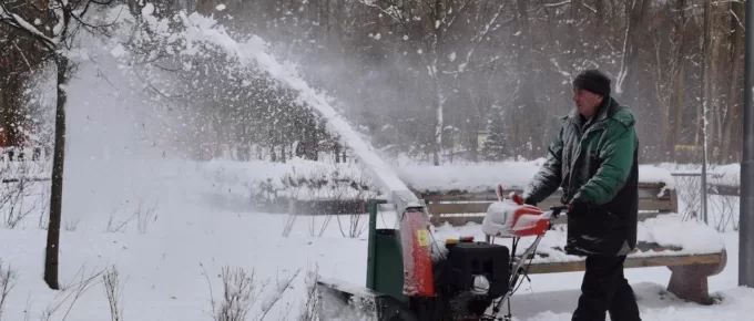How to Pick the Right Snow Blower for This Winter