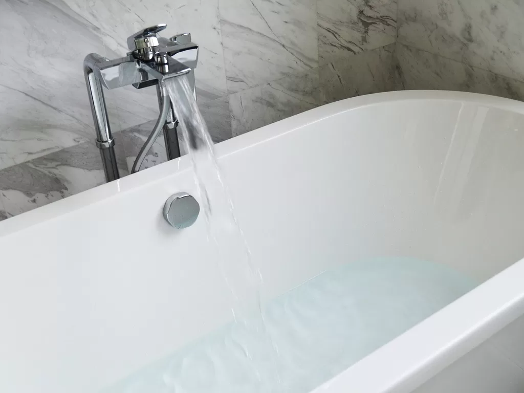image - What is Bathtub Reglazing