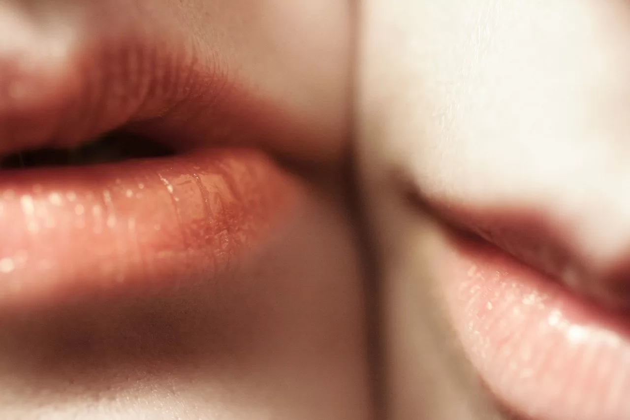 Image - Can You Get Herpes from Kissing?