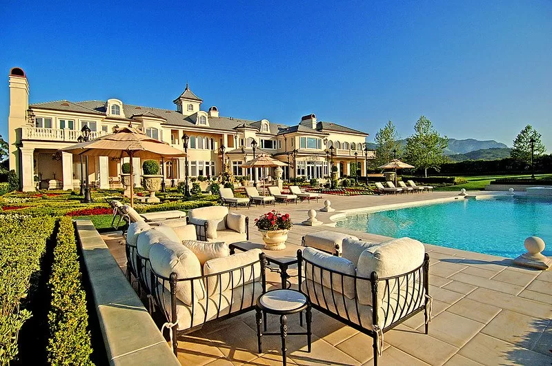 Luxurious Homes for Sale: Upgrade Your Living Experience Today Image - Luxurious Homes for Sale: Upgrade Your Living Experience Today