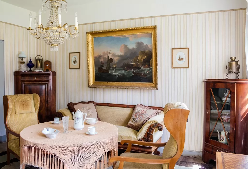 3 Experts' Ways to Upgrade Your Old Furniture image - 3 Experts' Ways to Upgrade Your Old Furniture