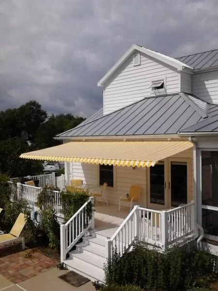 How to Choose a Quality Retractable Awning for Your Home or Business Image - How to Choose a Quality Retractable Awning for Your Home or Business