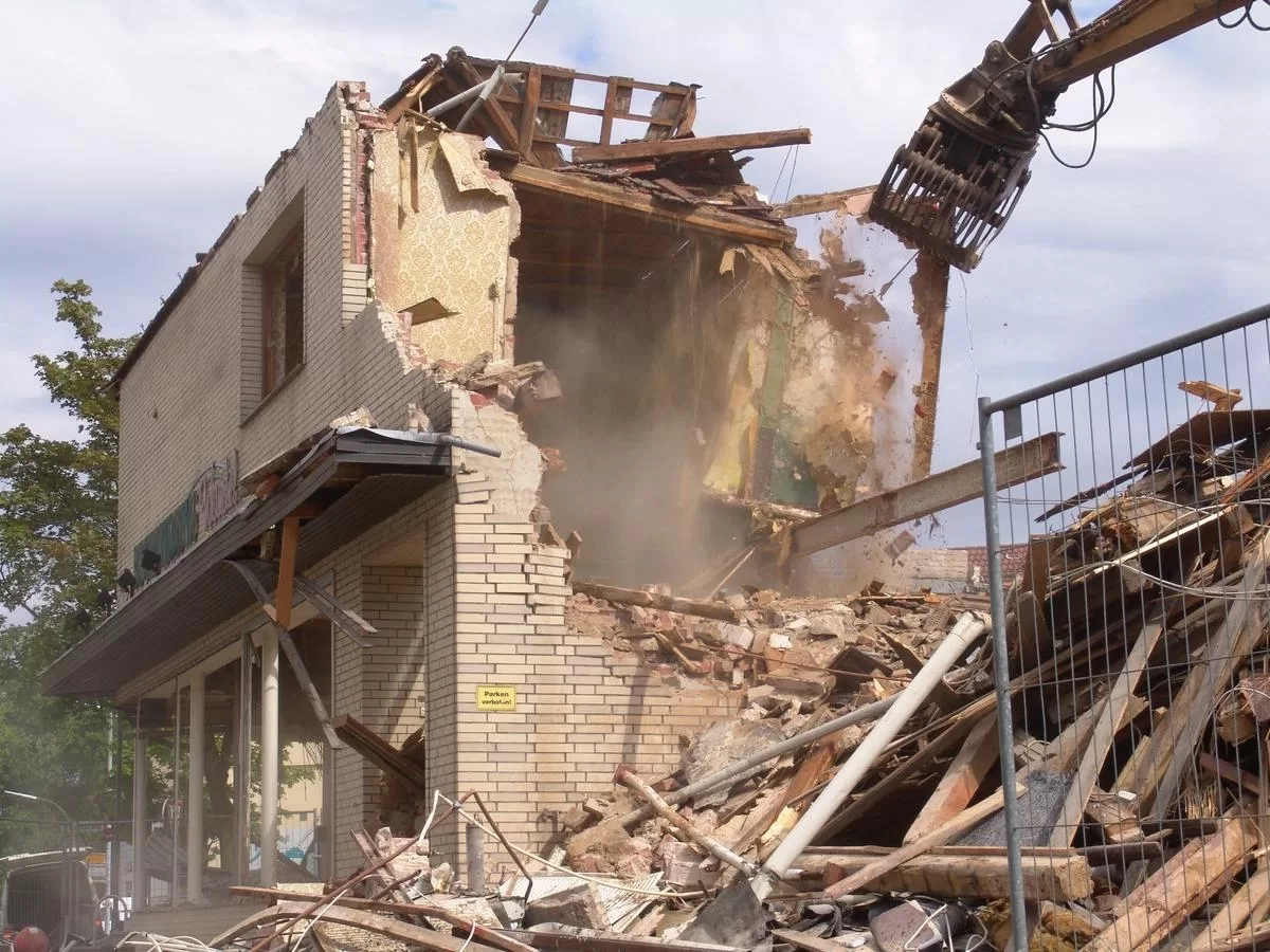 Advantages of Hiring a Demolish and Build Home Builder Image - Advantages of Hiring a Demolish and Build Home Builder