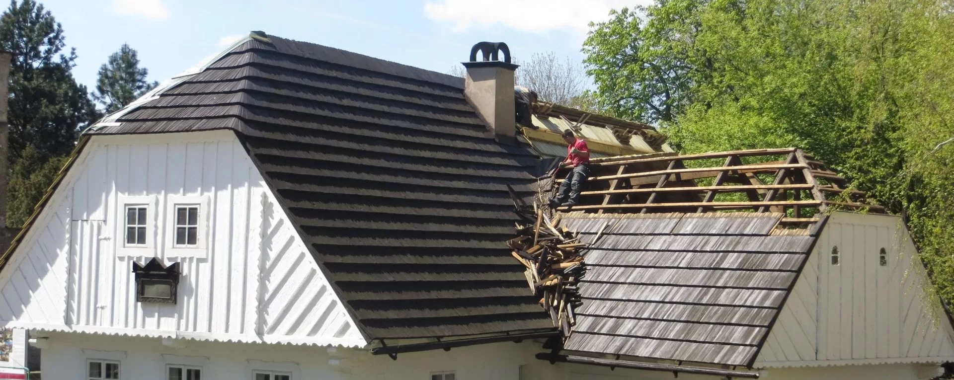 Emergency Roof Repairs What to Do When Disaster Strikes image - Emergency Roof Repairs What to Do When Disaster Strikes