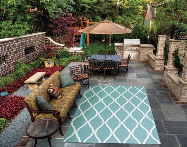image - How To Pick the Best Material For Your Outdoor Rug