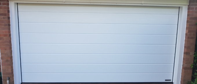 What are the Major Advantages of Installing a Garage Door?