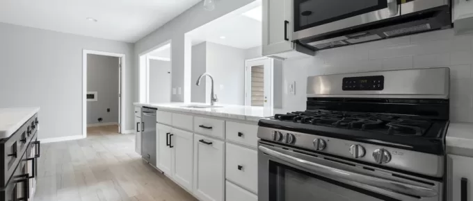 Designing a Modern Kitchen: Embracing Sleek and Minimalist Trends