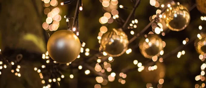 How to Hang Christmas Lights?