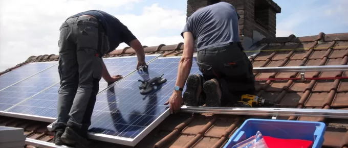 The Ultimate Roofing Battle: Metal vs. Asphalt Shingles