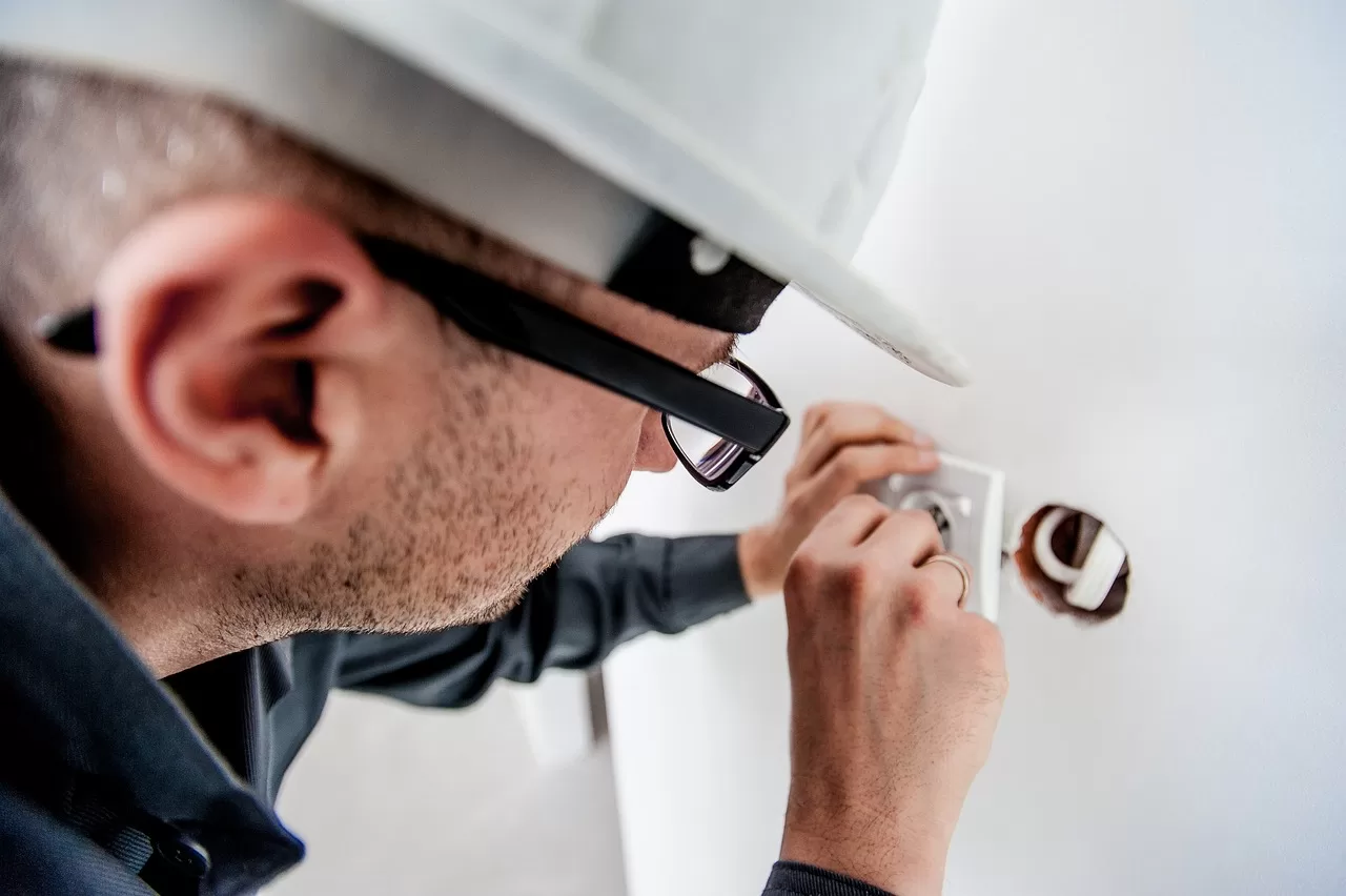 10 Tips for Hiring the Best Electrician image - 10 Tips for Hiring the Best Electrician