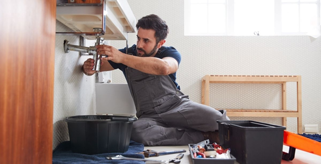 DIY vs. Professional Plumbing: When to Call in the Experts image - DIY vs. Professional Plumbing: When to Call in the Experts