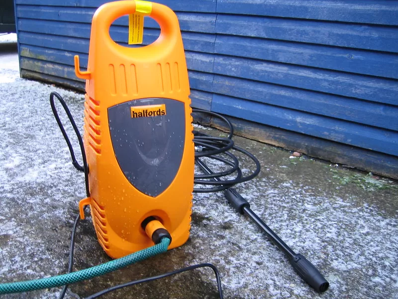 Pressure Washing Guide for Beginners in 2023 image - Pressure Washing Guide for Beginners in 2023