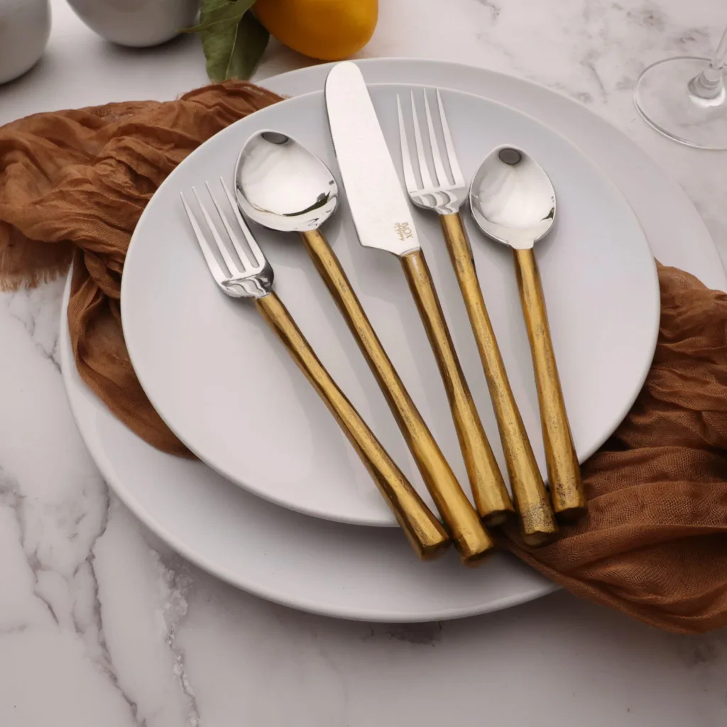 flatware set image - flatware set